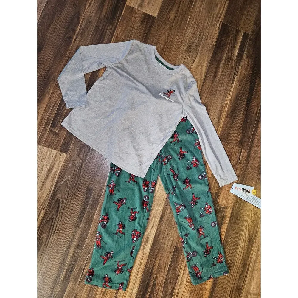 Cat & Jack Boys Long Sleeve Christmas Pajama Set NWT Size S(6/7)